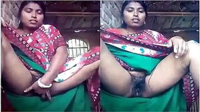 Dehati Bhabhi Ki Chut Me Ungli